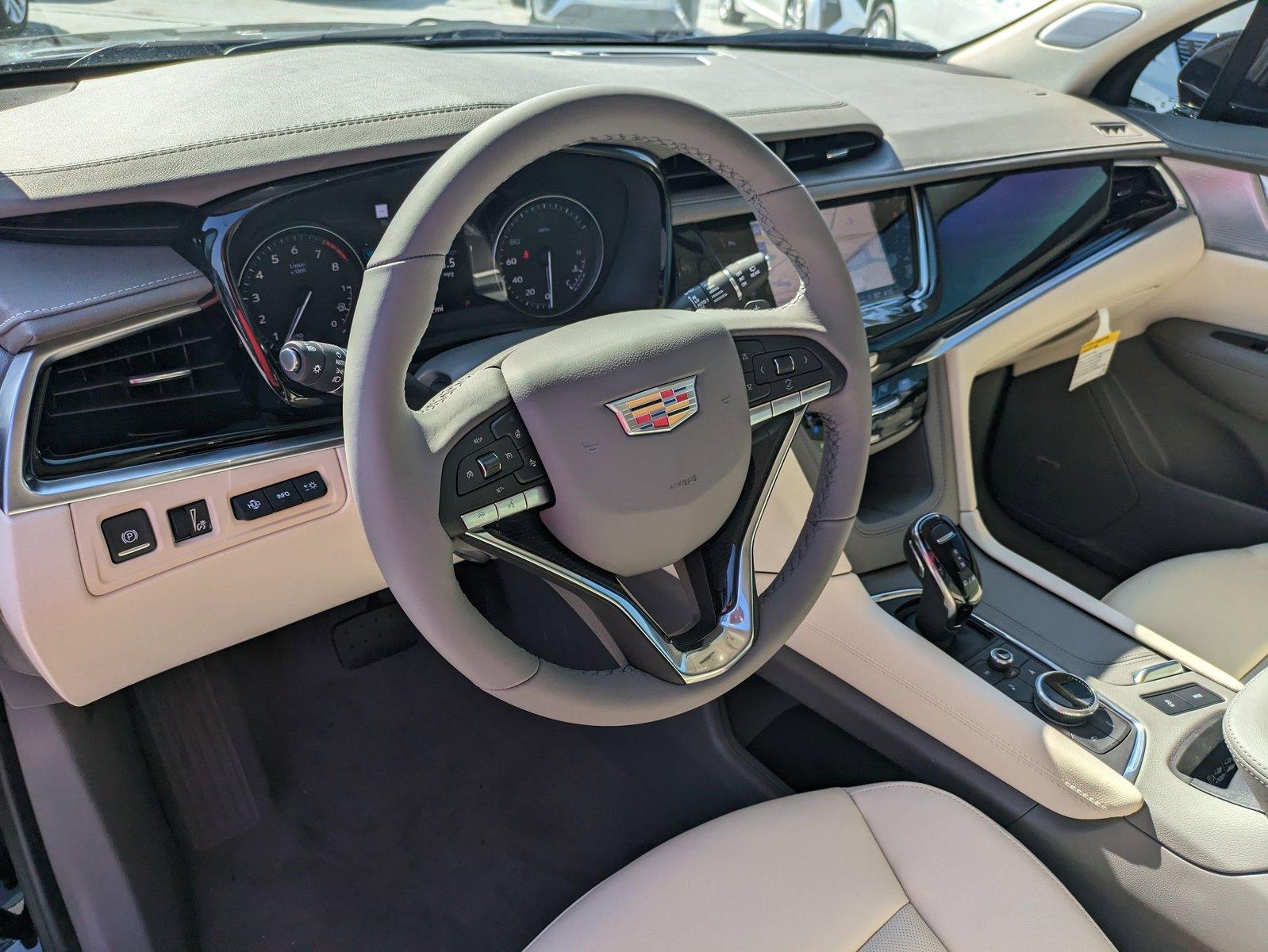 2025 Cadillac XT6 Vehicle Photo in WEST PALM BEACH, FL 33407-3296