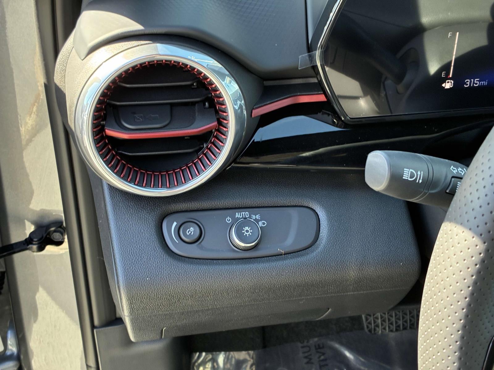 2025 Chevrolet Trax Vehicle Photo in LOS ANGELES, CA 90007-3794
