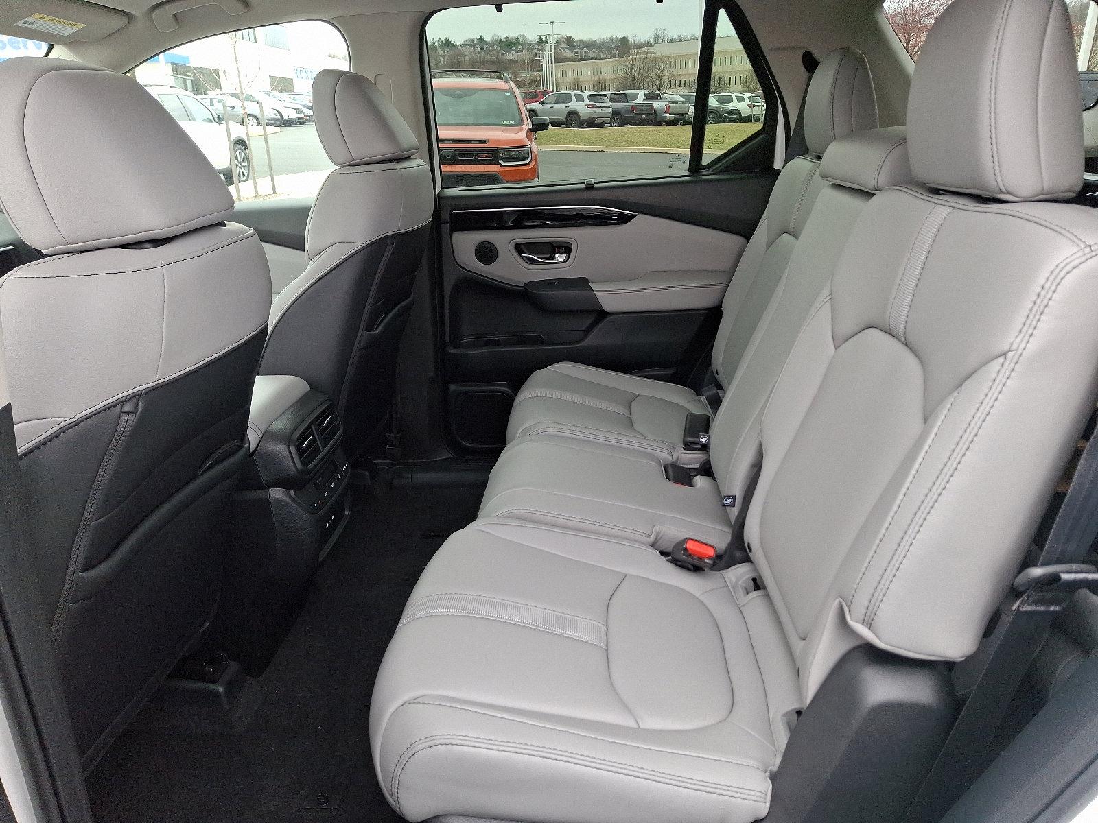2025 Honda Pilot Vehicle Photo in Harrisburg, PA 17111