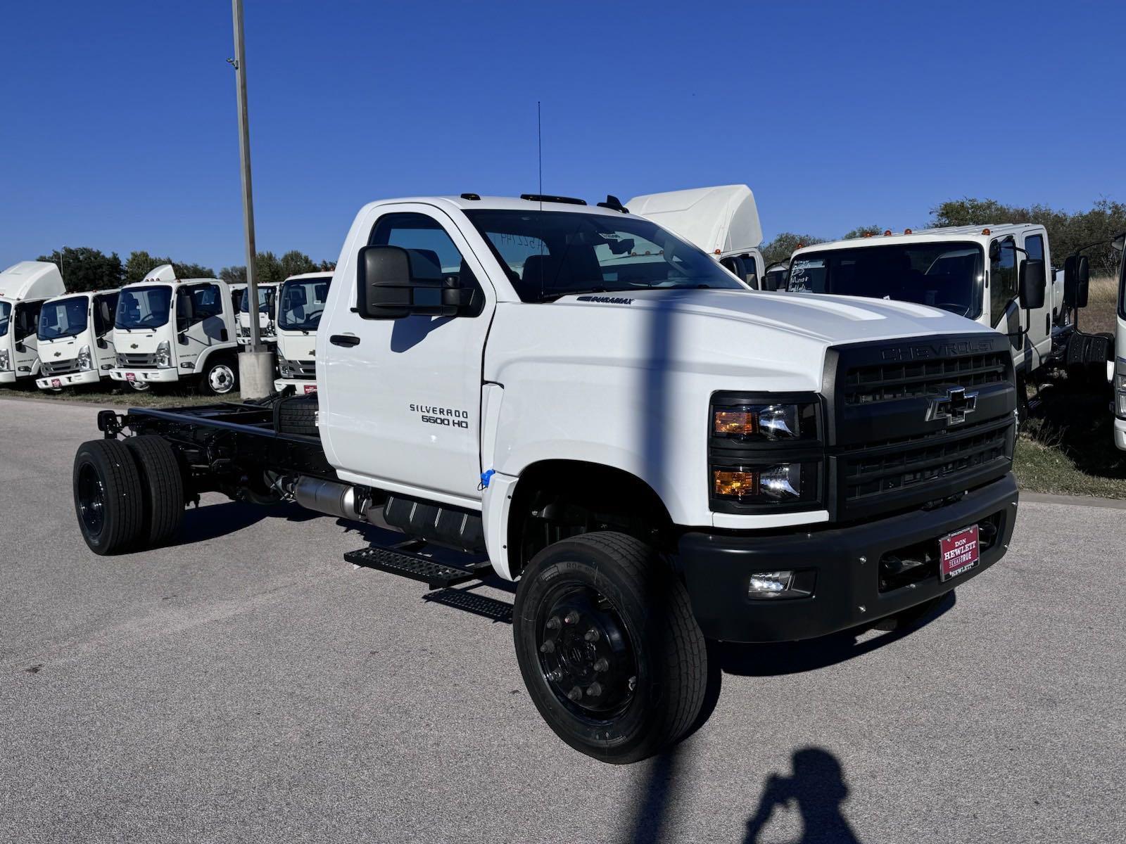 2024 Chevrolet Silverado 5500 HD Vehicle Photo in GEORGETOWN, TX 78626-7508