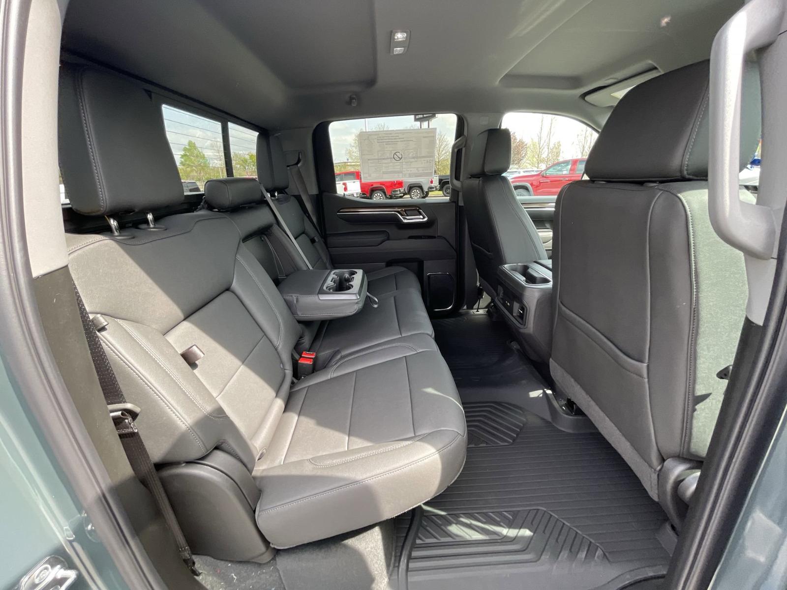 2025 Chevrolet Silverado 1500 Vehicle Photo in BENTONVILLE, AR 72712-4322