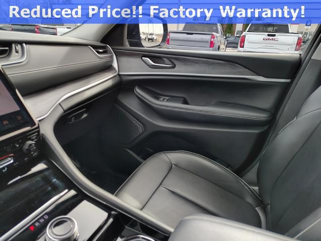 2023 Jeep Grand Cherokee L Vehicle Photo in GREEN BAY, WI 54304-5303