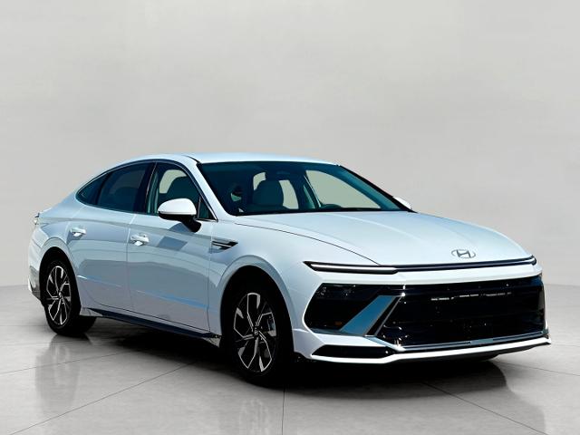 2025 Hyundai SONATA Vehicle Photo in Green Bay, WI 54304