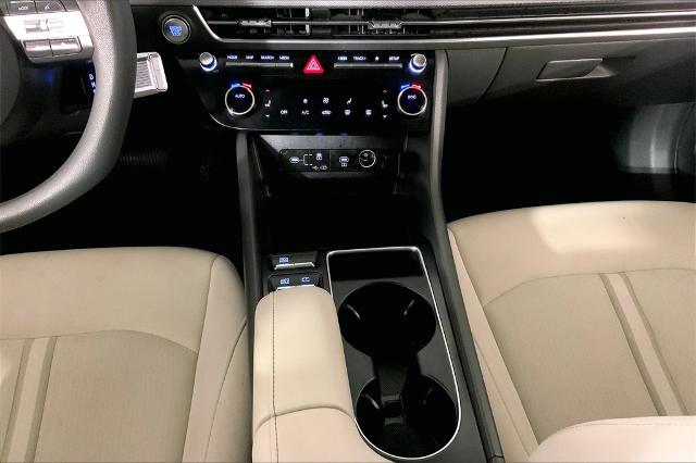 2024 Hyundai SONATA Vehicle Photo in Lees Summit, MO 64086