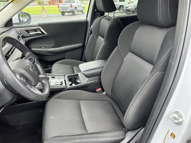 2022 Mitsubishi Outlander Vehicle Photo in TULLY, NY 13159-3159