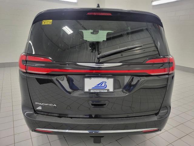2021 Chrysler Pacifica Vehicle Photo in NEENAH, WI 54956-2243