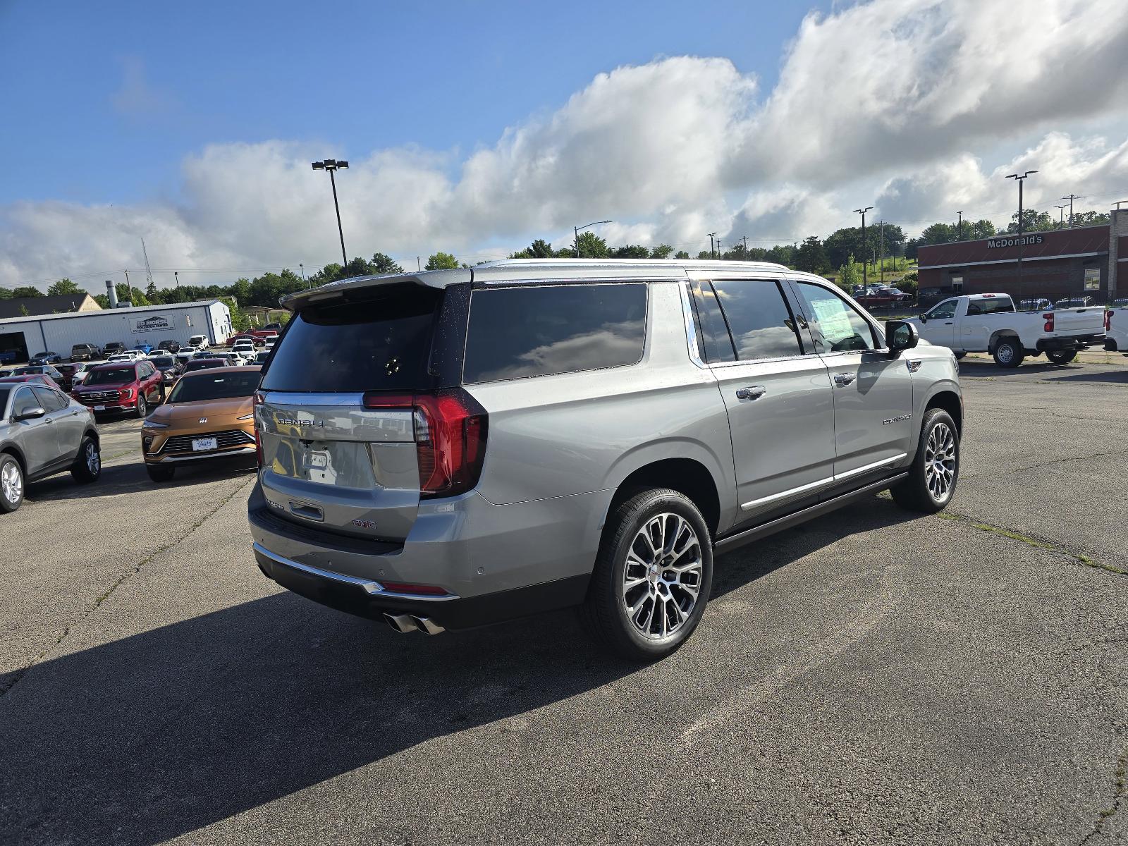 2025 GMC Yukon XL Vehicle Photo in Rolla, MO 65401