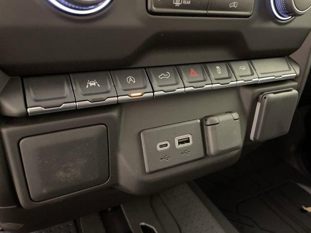 2025 Chevrolet Silverado 1500 Vehicle Photo in PHOENIX, AZ 85014-3381