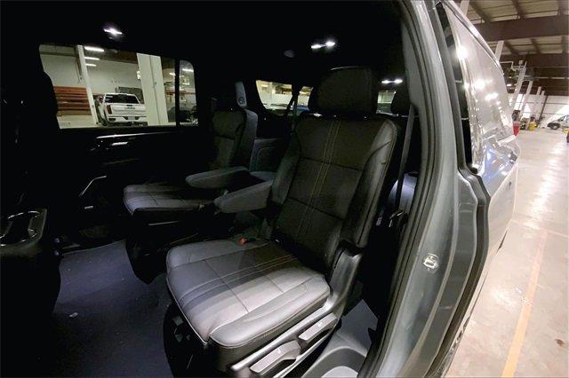 2025 Chevrolet Suburban Vehicle Photo in KANSAS CITY, MO 64114-4502