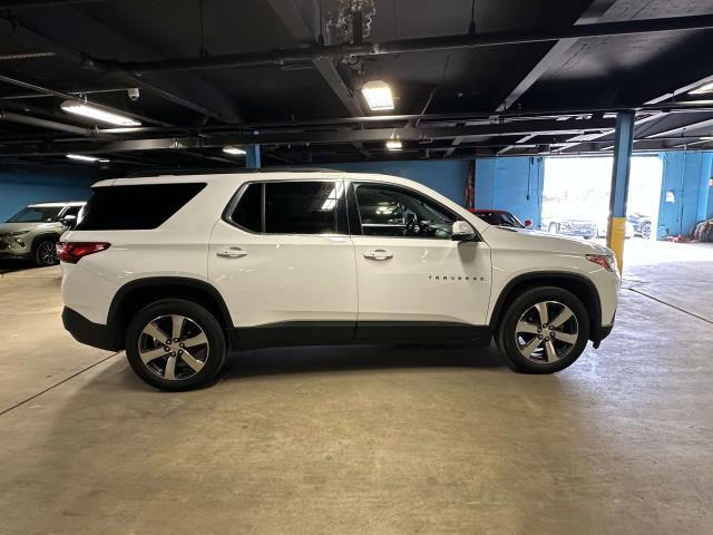 Used 2021 Chevrolet Traverse 3LT with VIN 1GNEVHKW1MJ175100 for sale in Roslyn, NY