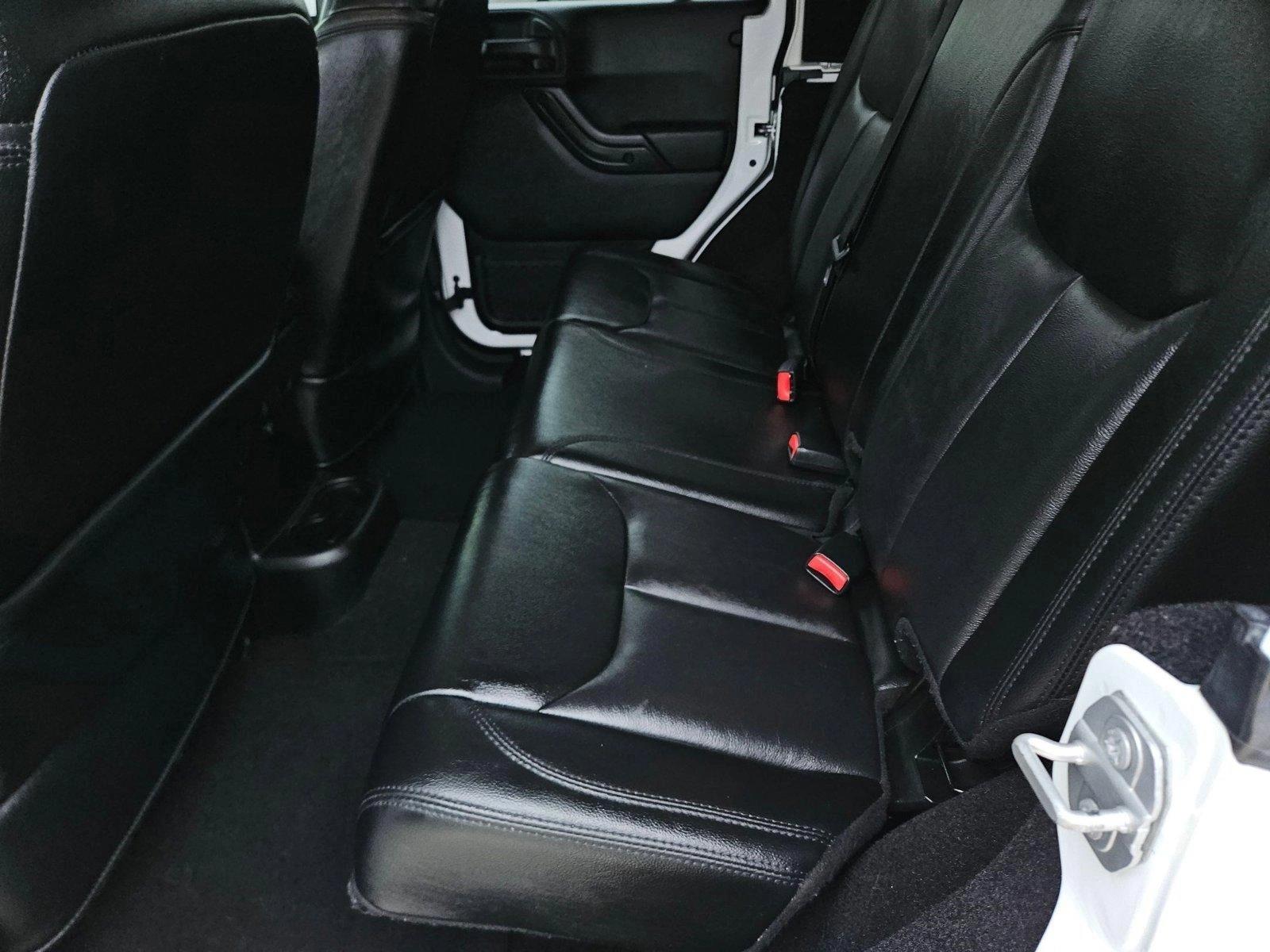 2017 Jeep Wrangler Unlimited Vehicle Photo in NORTH RICHLAND HILLS, TX 76180-7199