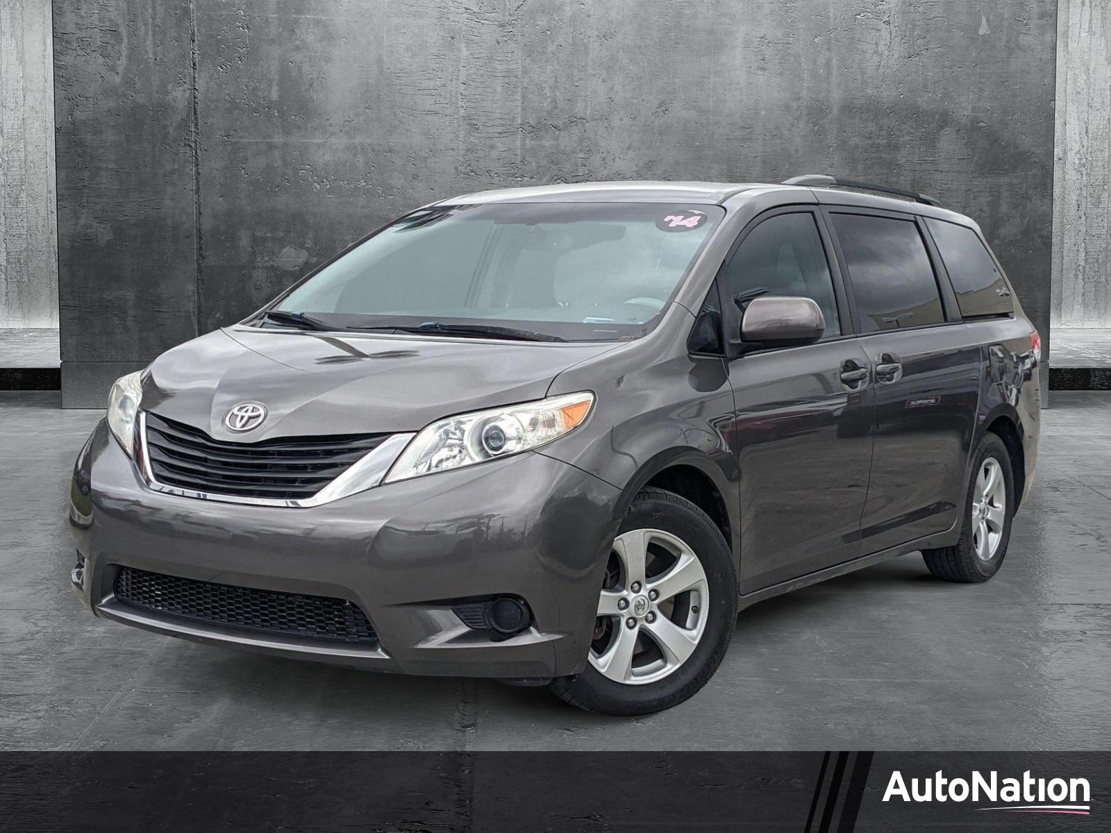 2014 Toyota Sienna Vehicle Photo in MIAMI, FL 33172-3015