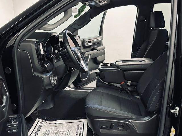 2024 GMC Sierra 1500 Vehicle Photo in MEDINA, OH 44256-9631