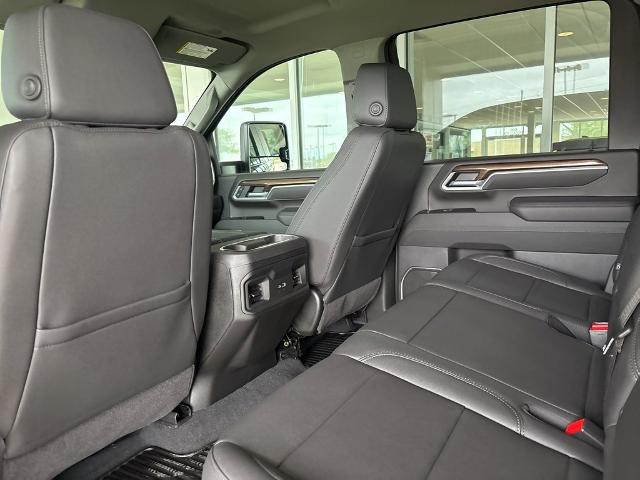 2025 Chevrolet Silverado 2500 HD Vehicle Photo in MANHATTAN, KS 66502-5036