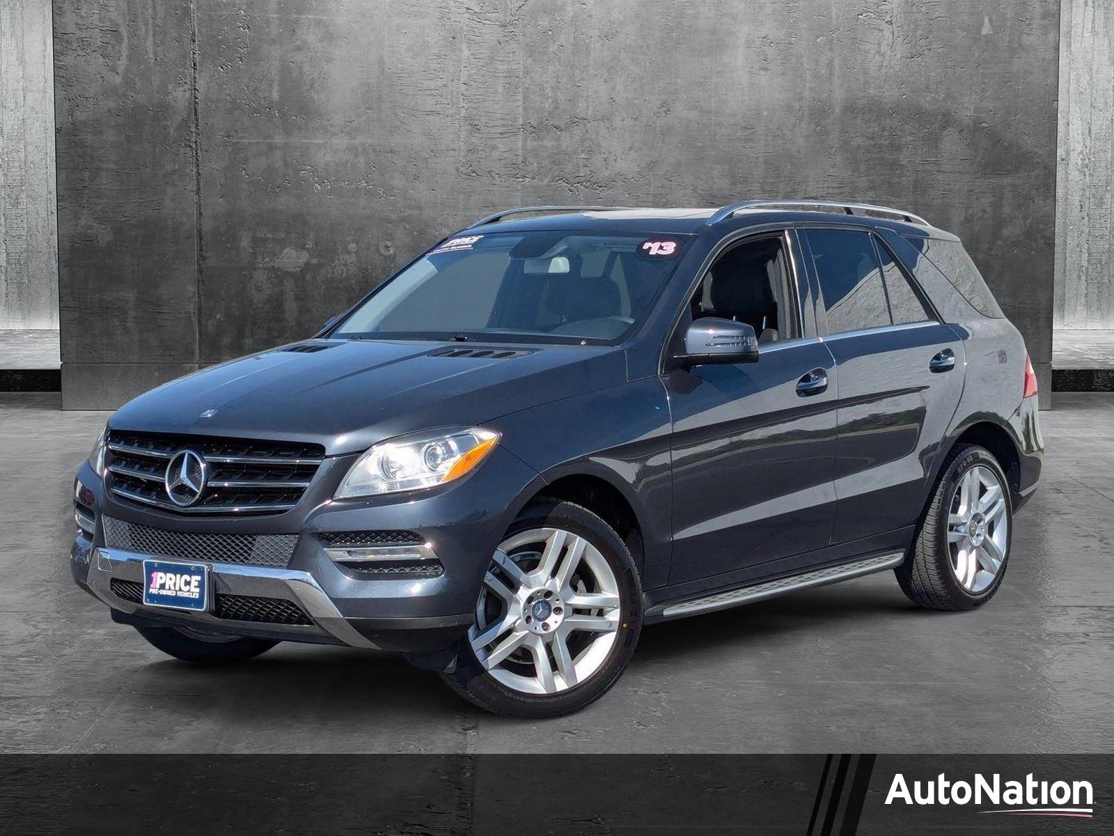 2013 Mercedes-Benz M-Class Vehicle Photo in VALENCIA, CA 91355-1705