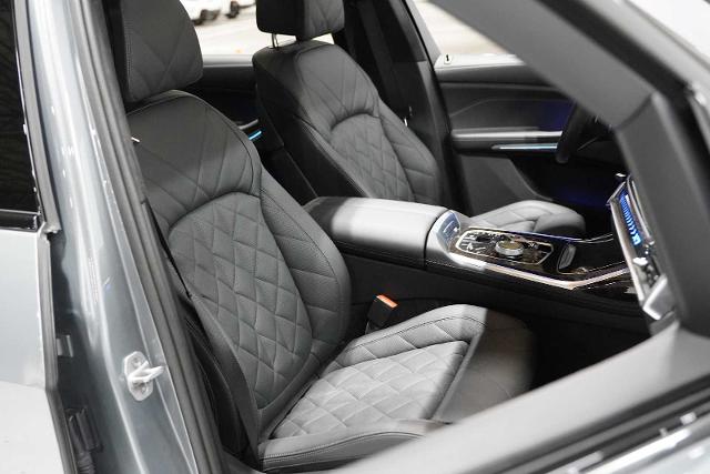 2025 BMW X7 xDrive40i Vehicle Photo in GRAPEVINE, TX 76051