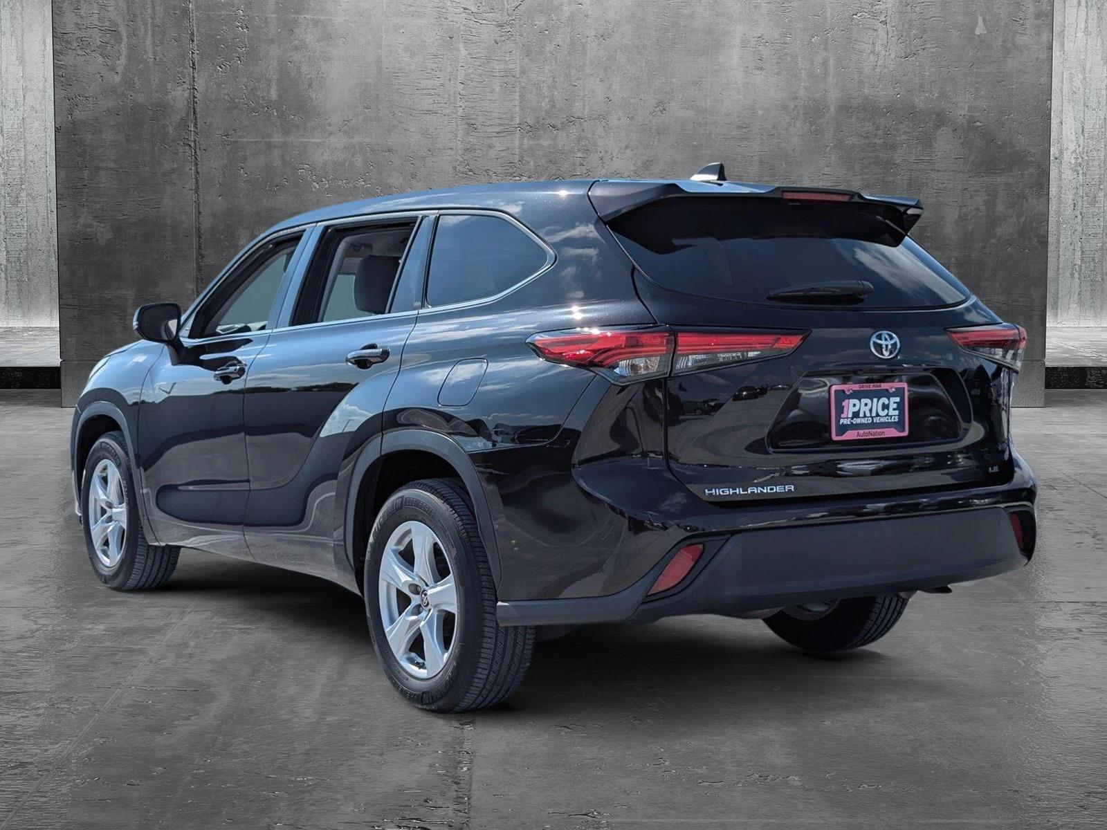 2022 Toyota Highlander Vehicle Photo in Ft. Myers, FL 33907