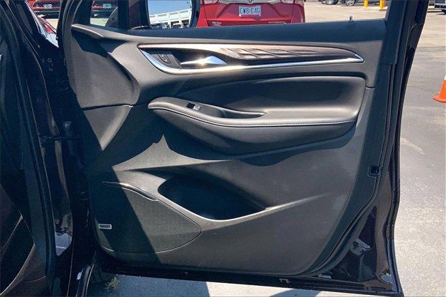 2024 Buick Enclave Vehicle Photo in TOPEKA, KS 66609-0000