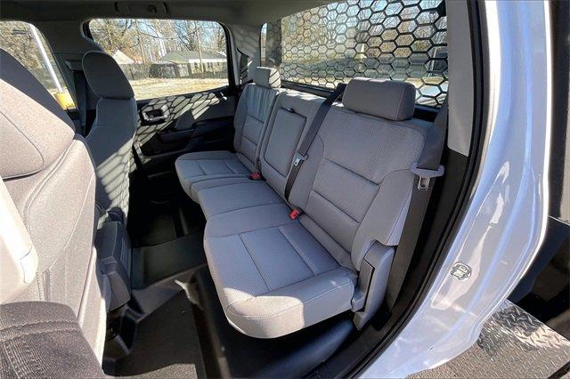 2024 Chevrolet Silverado Chassis Cab Vehicle Photo in INDEPENDENCE, MO 64055-1314