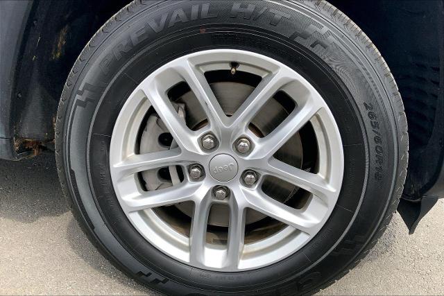 2023 Jeep Grand Cherokee L Vehicle Photo in KANSAS CITY, MO 64114-4502