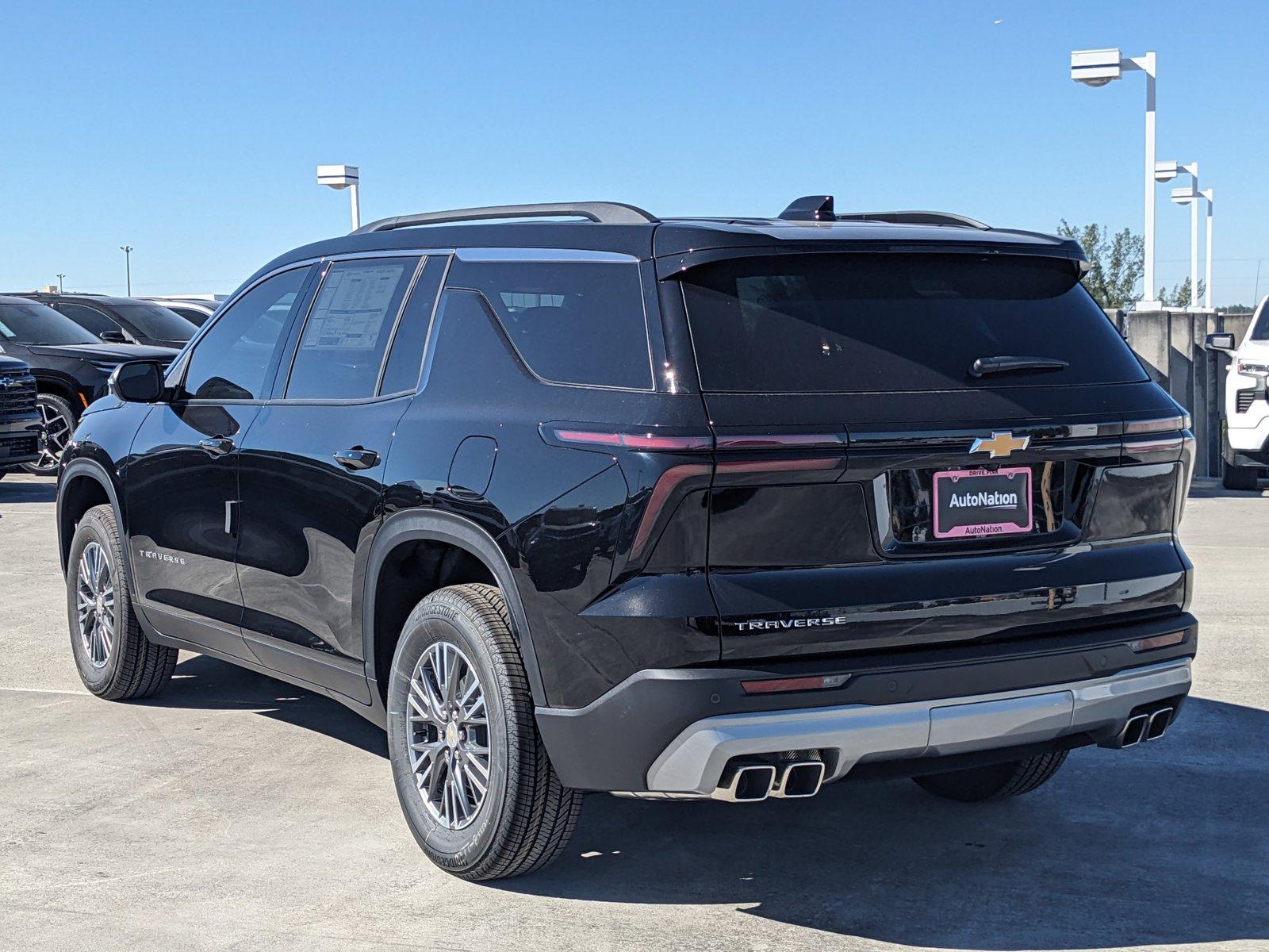 2025 Chevrolet Traverse Vehicle Photo in MIAMI, FL 33172-3015