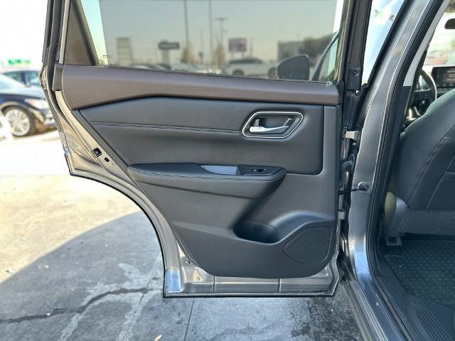 2021 Nissan Rogue Vehicle Photo in Grapevine, TX 76051