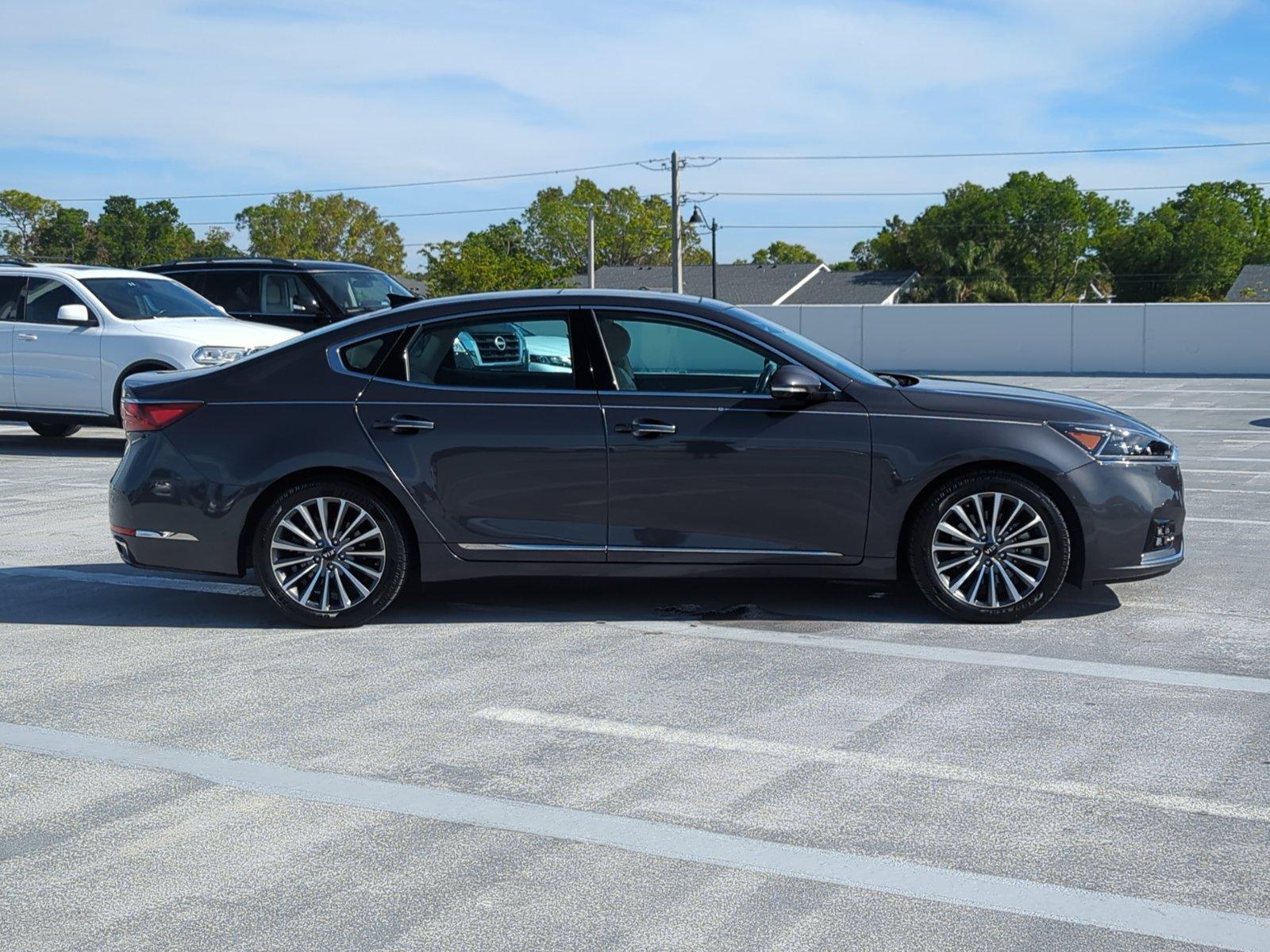 2017 Kia Cadenza Vehicle Photo in Ft. Myers, FL 33907