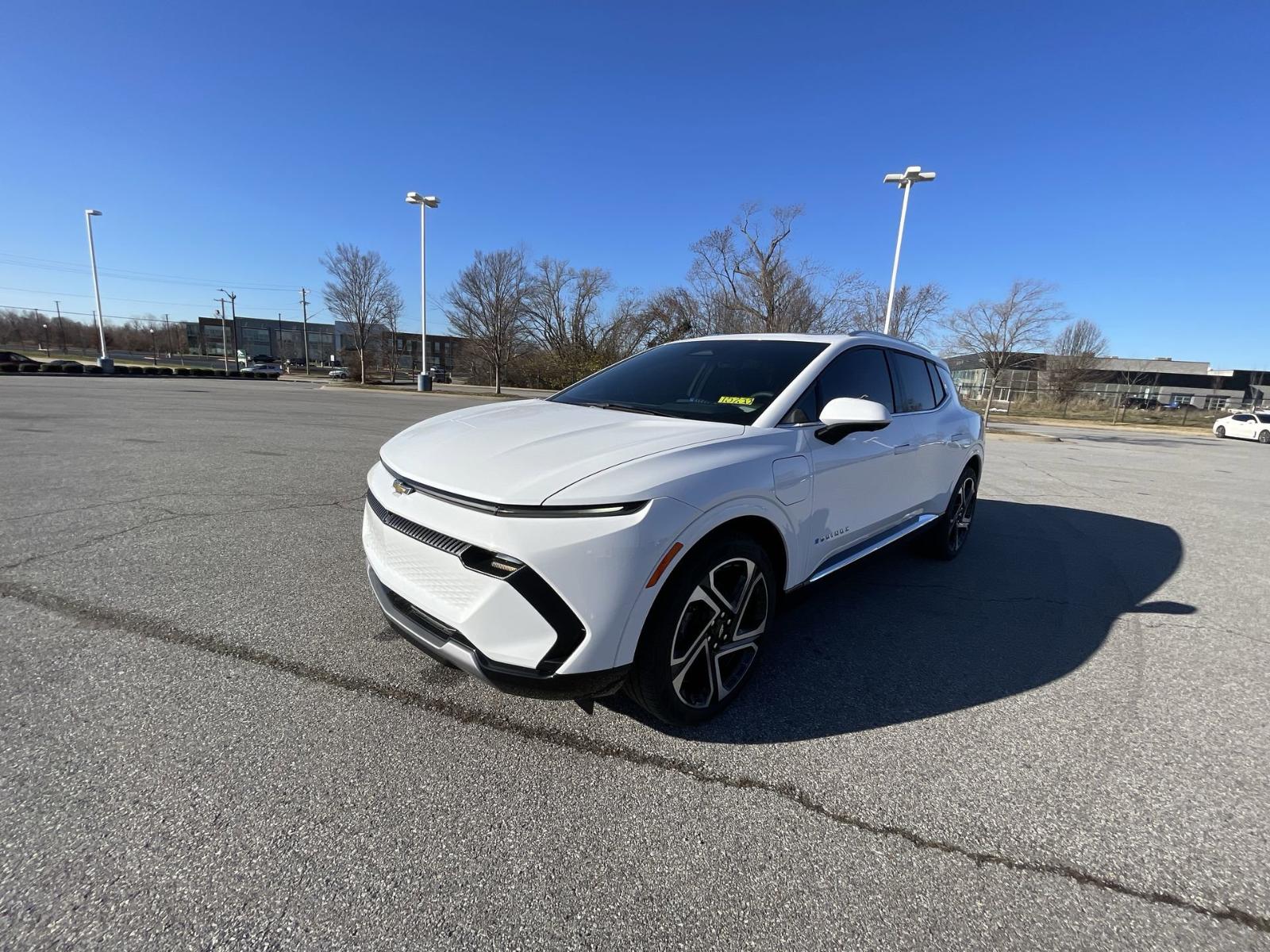 2025 Chevrolet Equinox EV Vehicle Photo in BENTONVILLE, AR 72712-4322