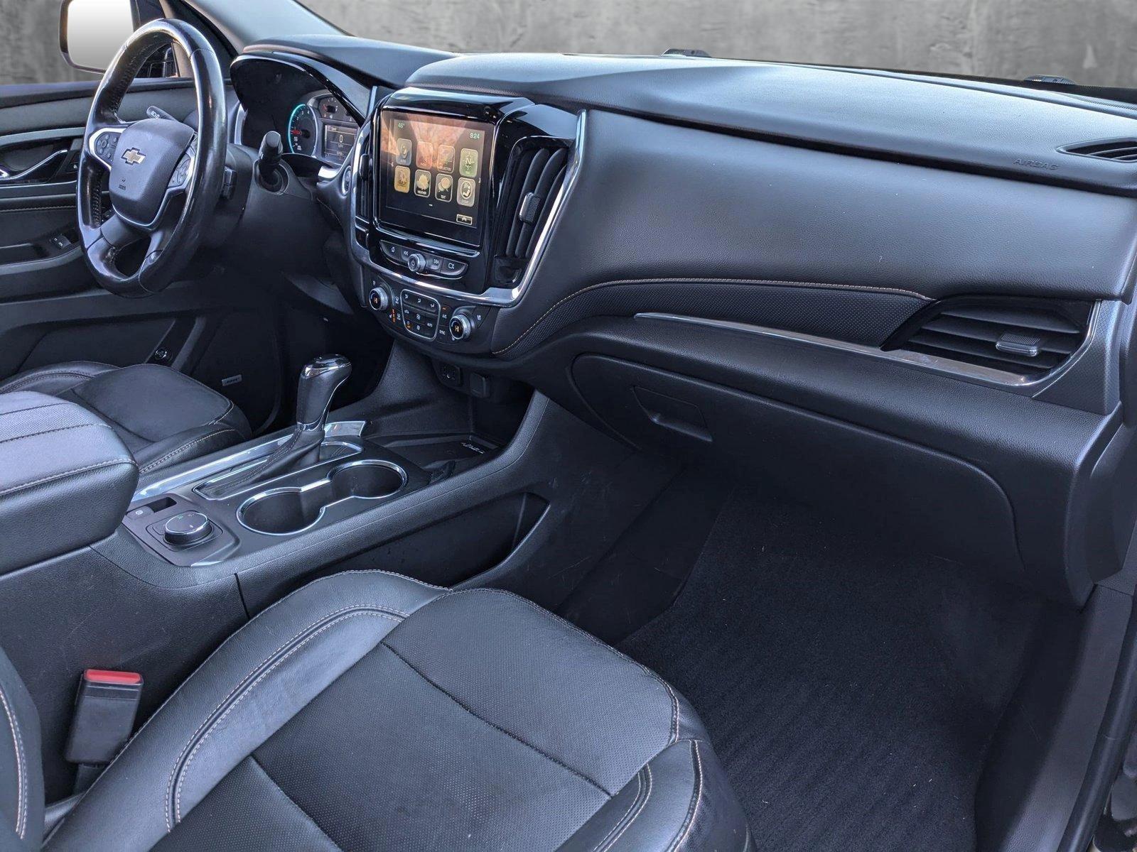 2019 Chevrolet Traverse Vehicle Photo in VALENCIA, CA 91355-1705