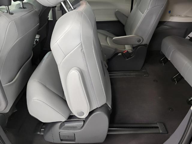 2024 Toyota Sienna Vehicle Photo in Oshkosh, WI 54904