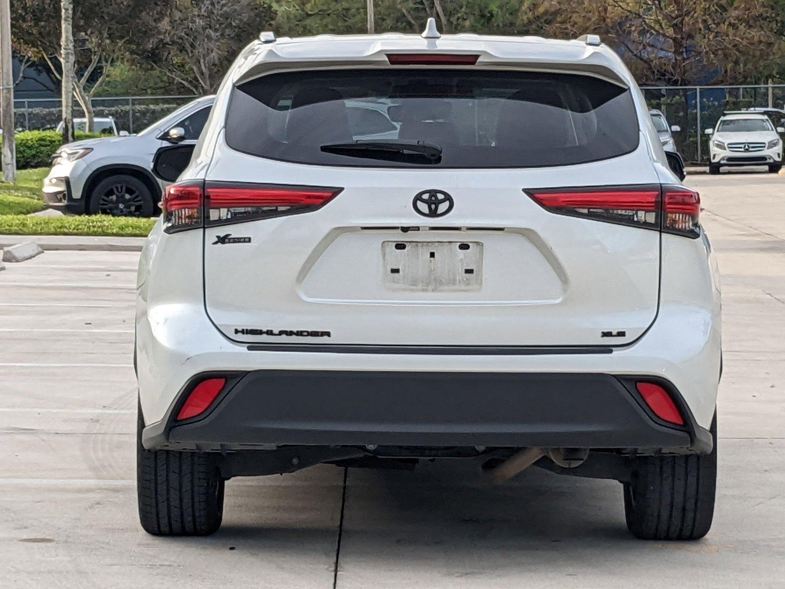 2022 Toyota Highlander Vehicle Photo in Davie, FL 33331