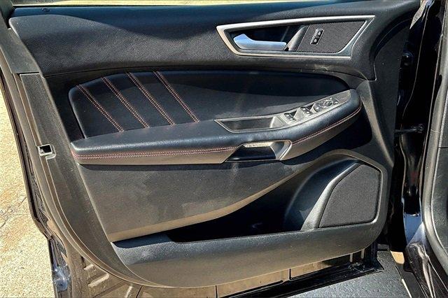 2024 Ford Edge Vehicle Photo in TOPEKA, KS 66609-0000