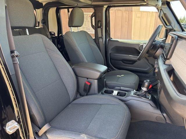 2024 Jeep Gladiator Vehicle Photo in MEDINA, OH 44256-9631