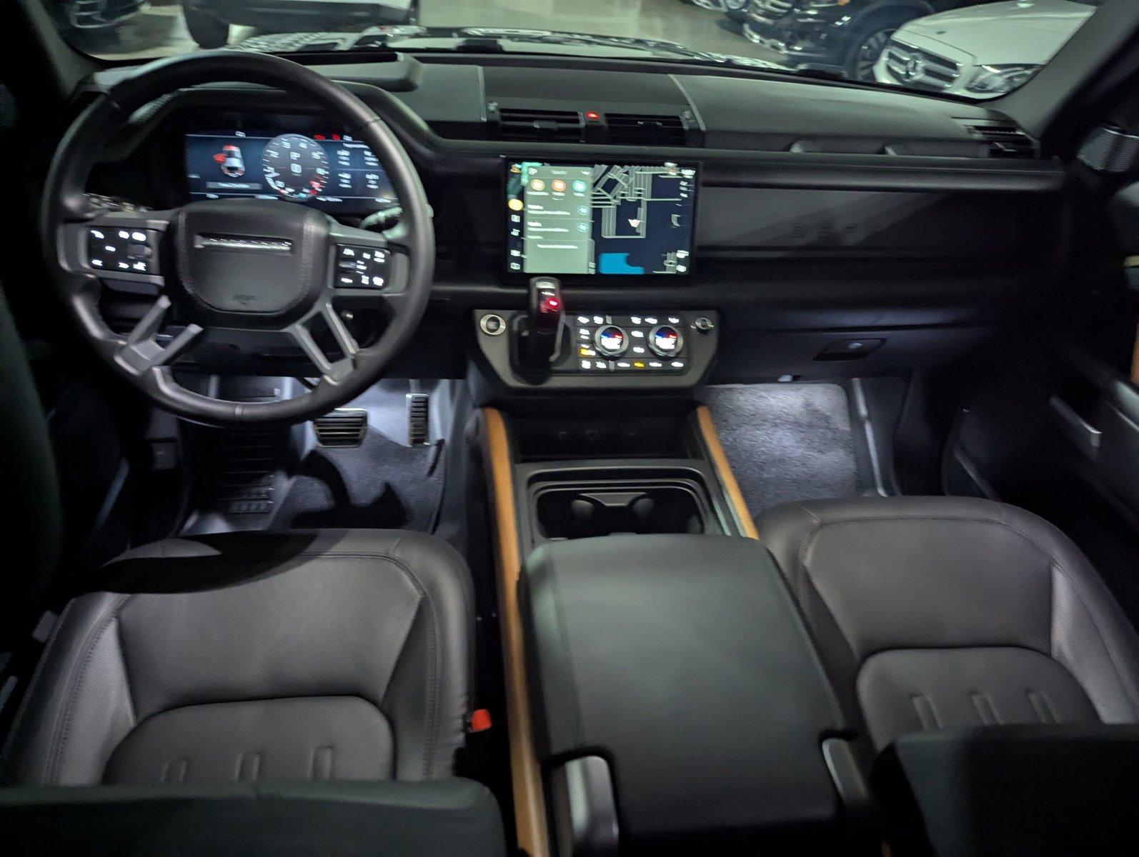 2024 Land Rover Defender Vehicle Photo in Pompano Beach, FL 33064