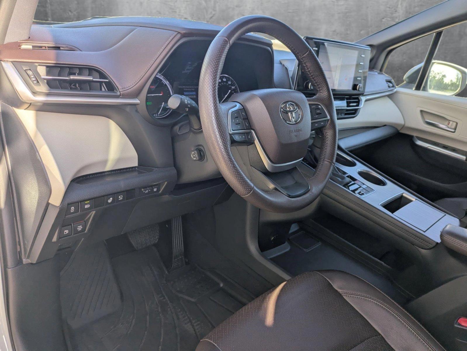 2023 Toyota Sienna Vehicle Photo in Winter Park, FL 32792