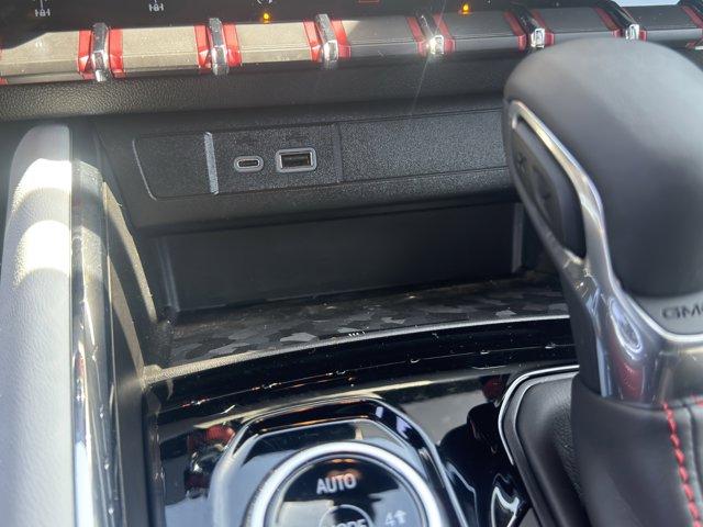 2024 GMC Canyon Vehicle Photo in LEOMINSTER, MA 01453-2952