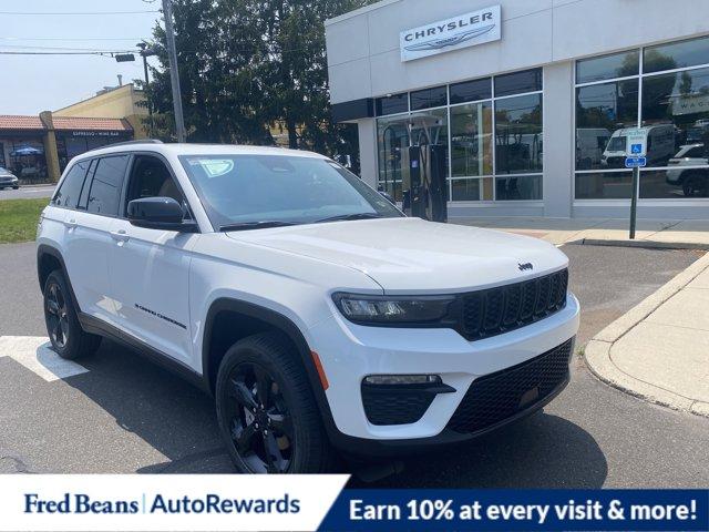 2025 Jeep Grand Cherokee Vehicle Photo in Doylsetown, PA 18901