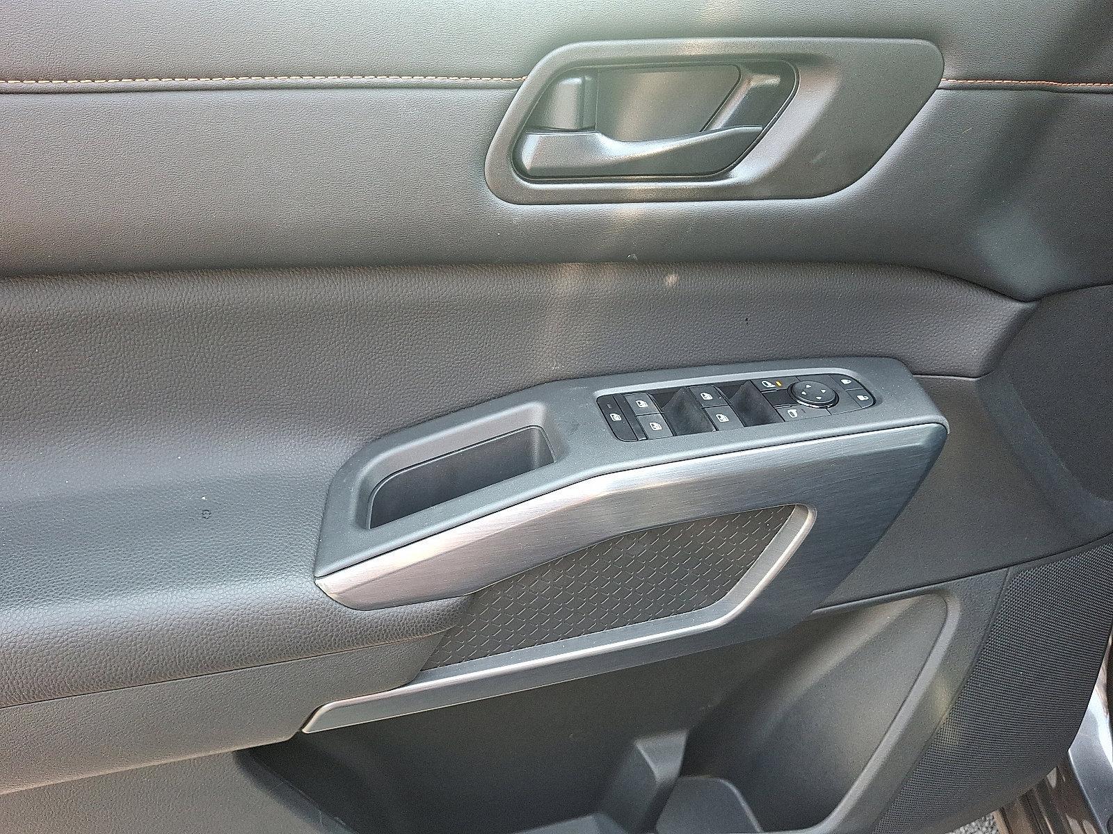 2024 Nissan Pathfinder Vehicle Photo in Harrisburg, PA 17111-1033