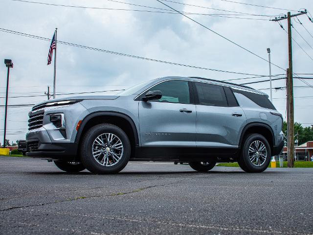 2025 Chevrolet Traverse Vehicle Photo in MADISON, IN 47250-1611