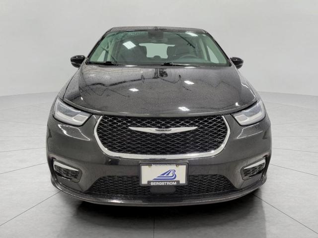 2023 Chrysler Pacifica Vehicle Photo in Kaukauna, WI 54130