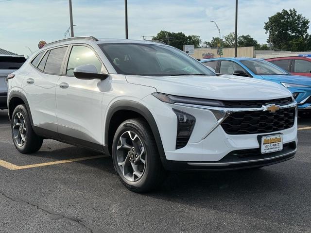 2025 Chevrolet Trax Vehicle Photo in COLUMBIA, MO 65203-3903