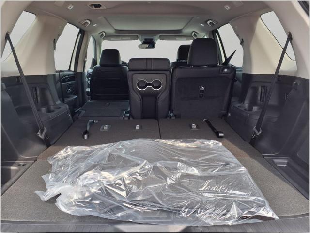 2025 Honda Pilot Vehicle Photo in Oshkosh, WI 54904