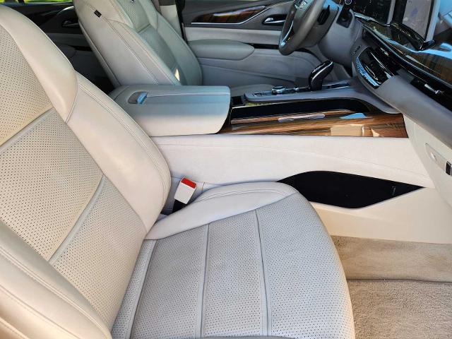 2022 Cadillac Escalade Vehicle Photo in DENTON, TX 76210-9321