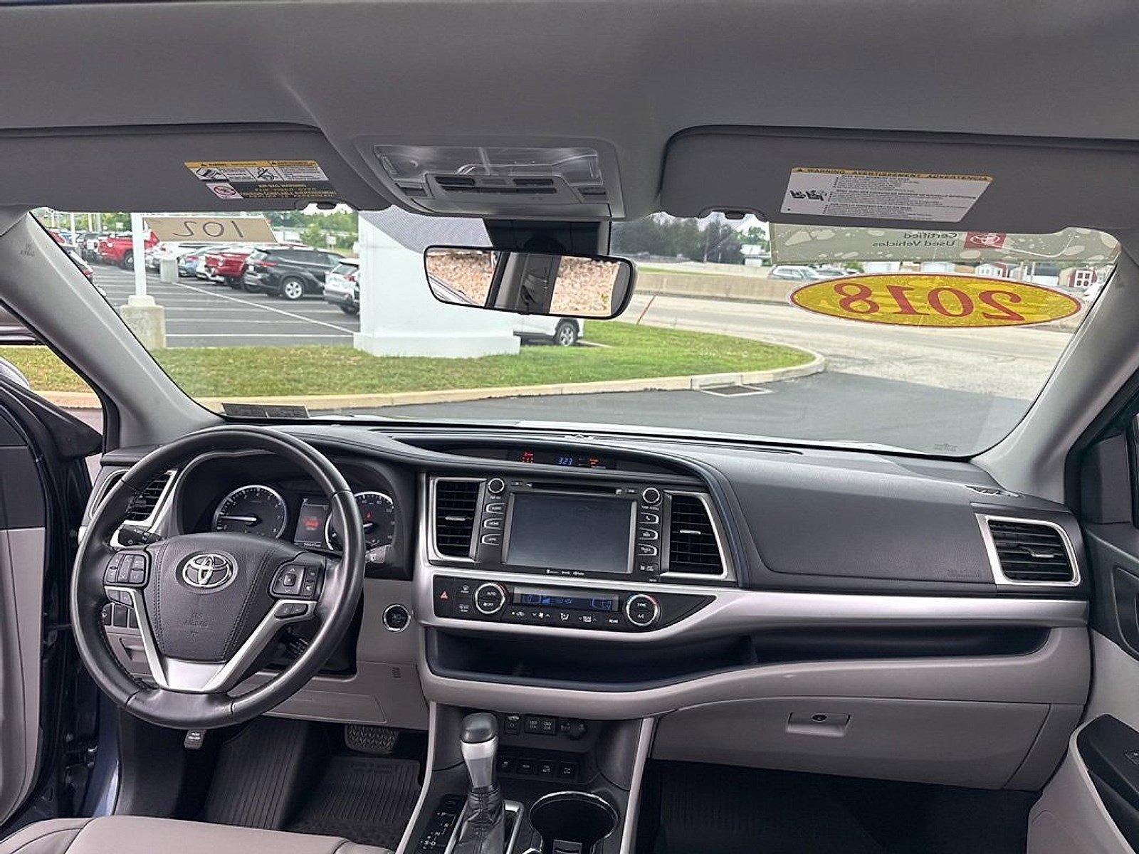 2018 Toyota Highlander Vehicle Photo in Harrisburg, PA 17111