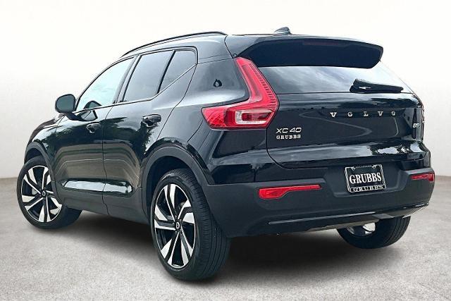 2025 Volvo XC40 Vehicle Photo in Houston, TX 77007
