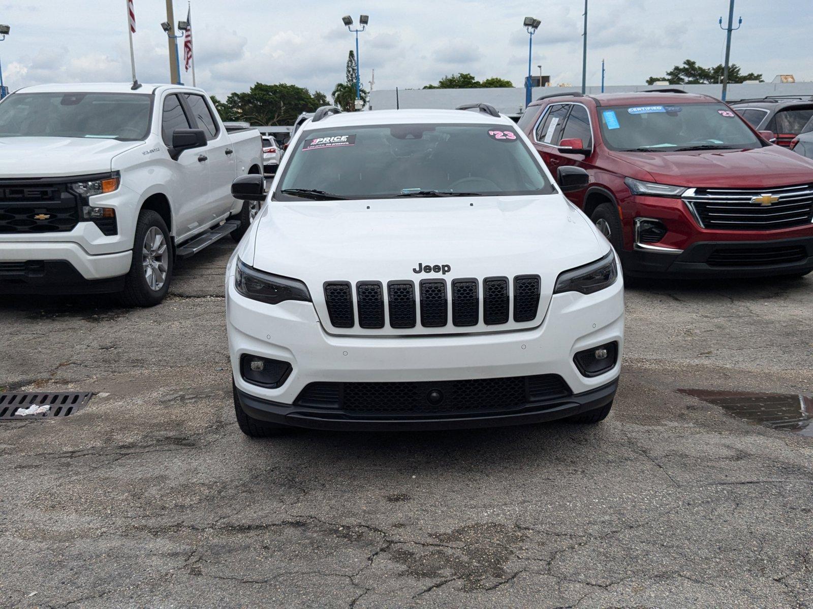 2023 Jeep Cherokee Vehicle Photo in Pembroke Pines, FL 33027