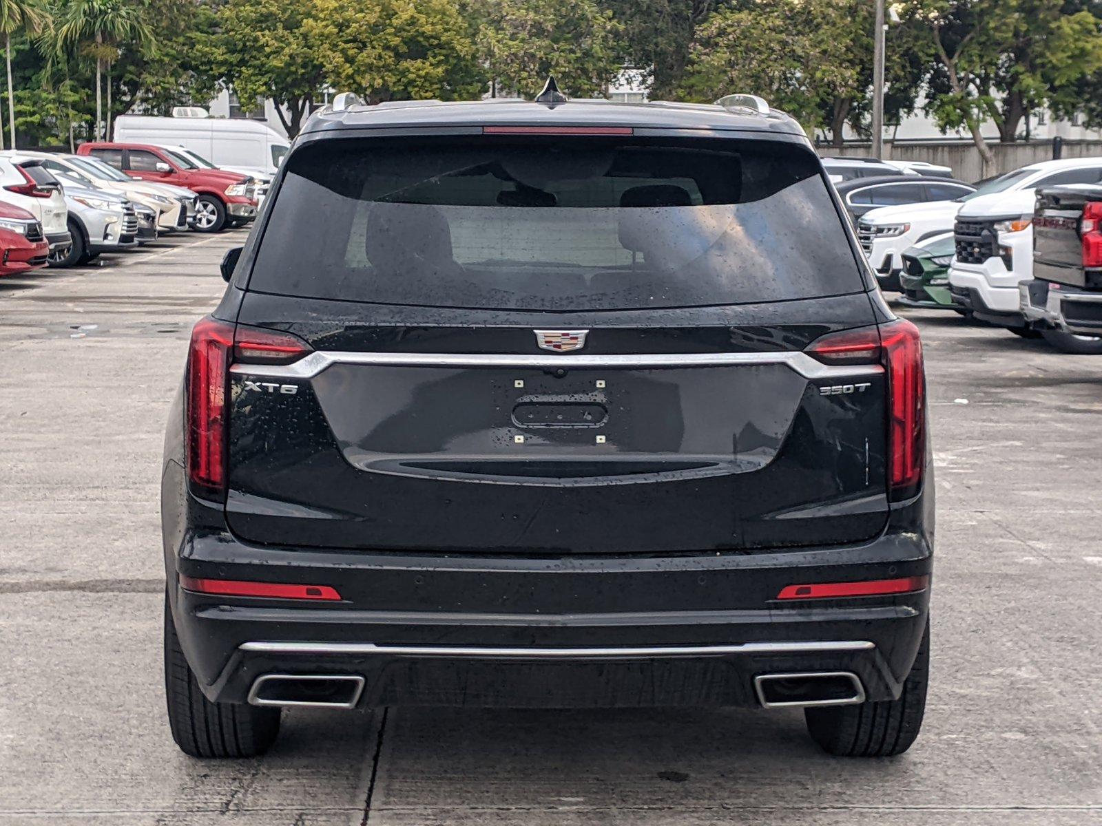 2024 Cadillac XT6 Vehicle Photo in PEMBROKE PINES, FL 33024-6534