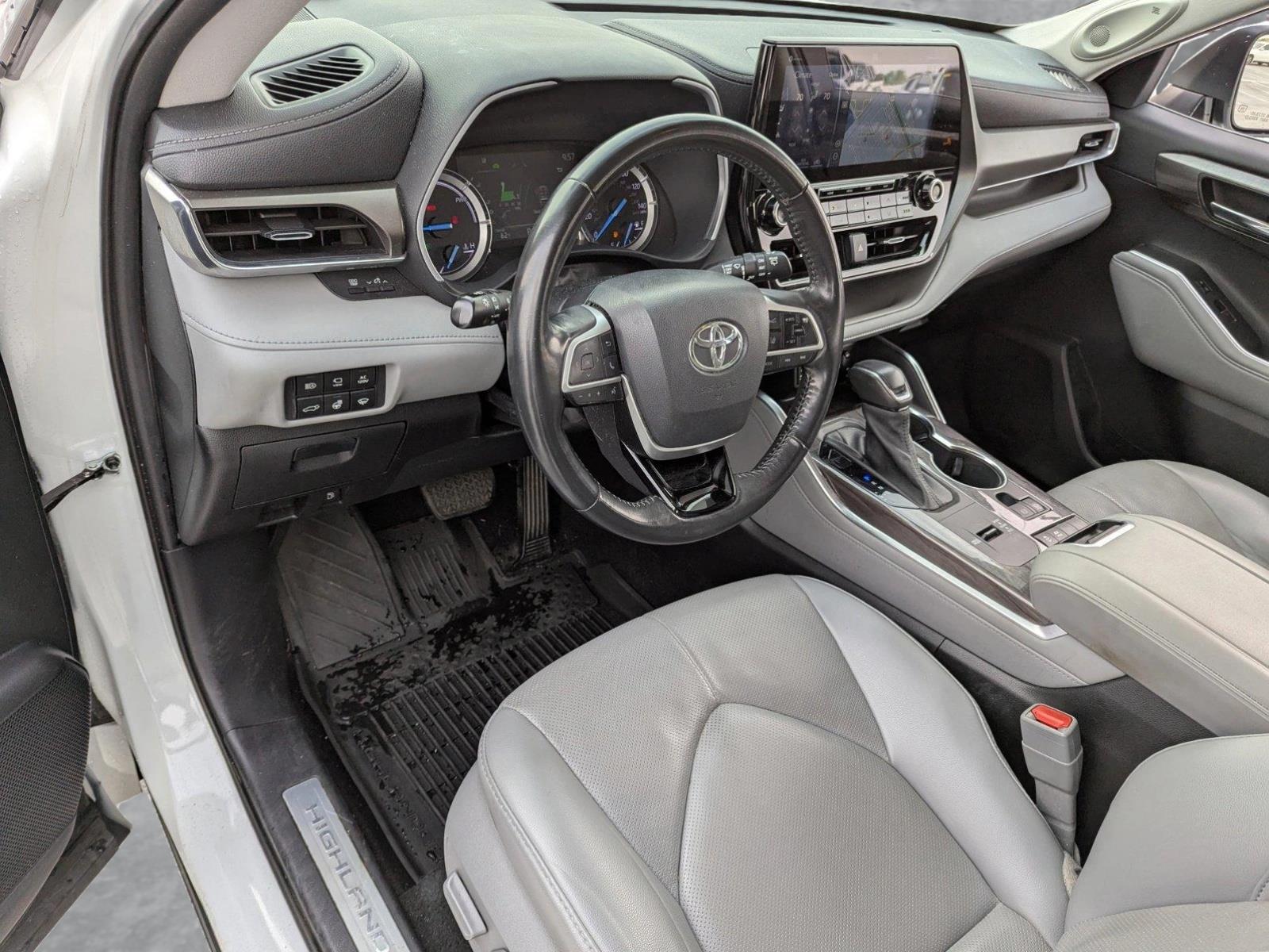 2022 Toyota Highlander Vehicle Photo in Ft. Myers, FL 33907