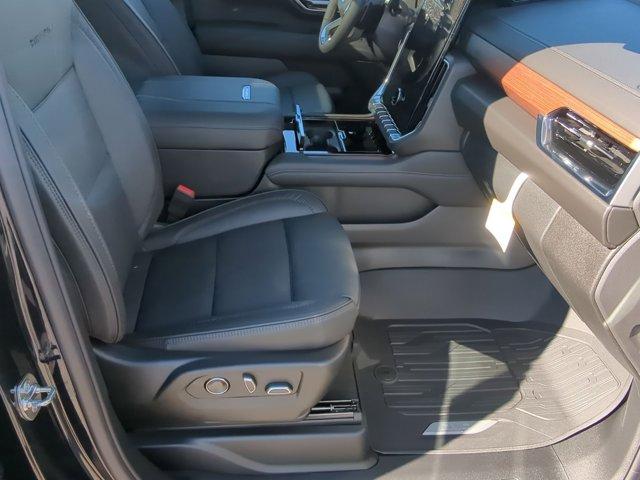 2025 GMC Yukon XL Vehicle Photo in ALBERTVILLE, AL 35950-0246