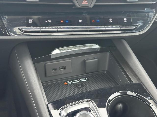 2025 Buick Envision Vehicle Photo in COLUMBIA, MO 65203-3903